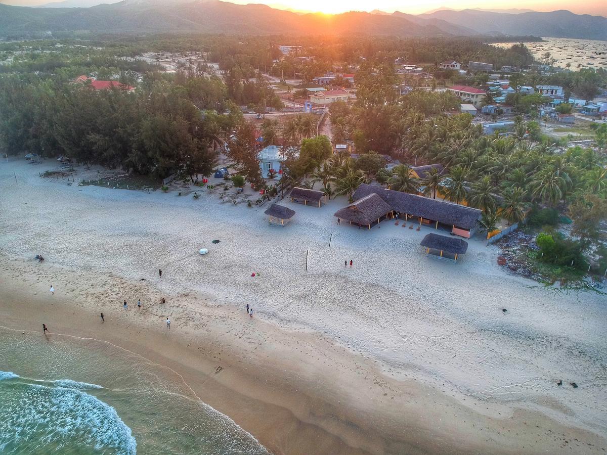 Ocean Beach Bungalows & Hostel Song Cau 外观 照片